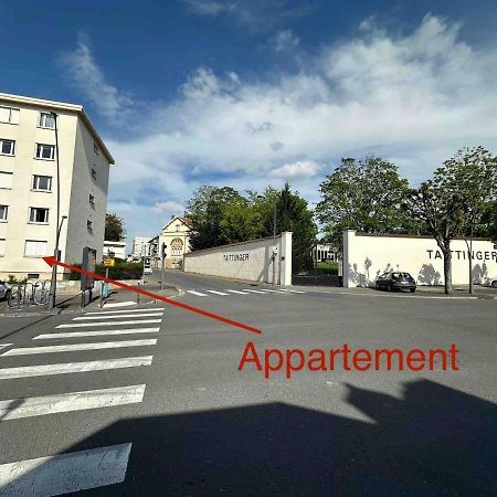 Au Coeur Du Quartier Taittinger Apartment Reims Exterior foto