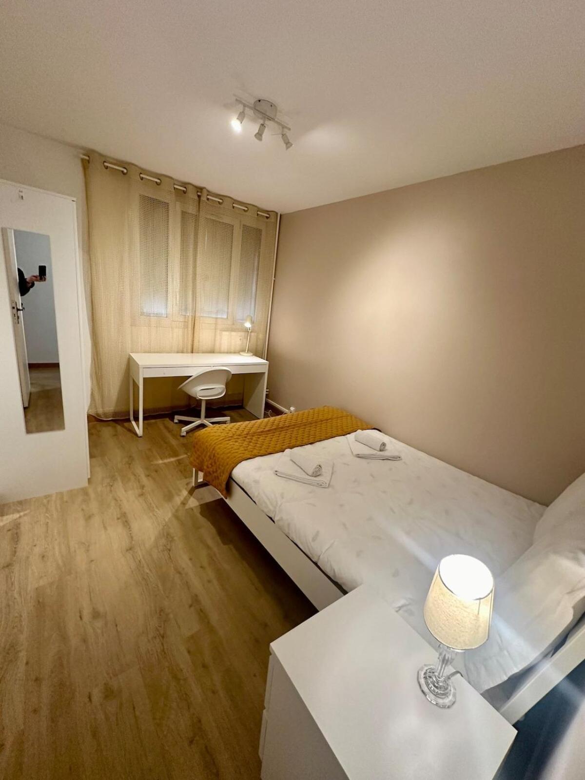 Au Coeur Du Quartier Taittinger Apartment Reims Exterior foto